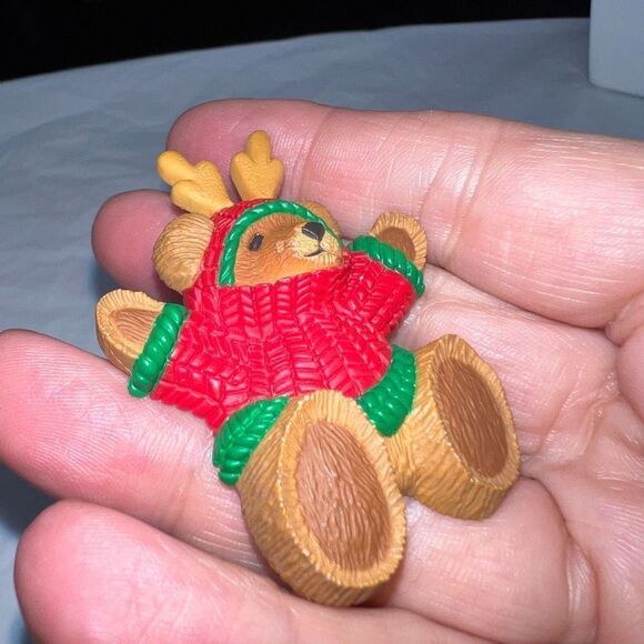 Hallmark Vintage Christmas Teddy In Sweater‎ and Antlers  Brooch - Picture 7 of 11